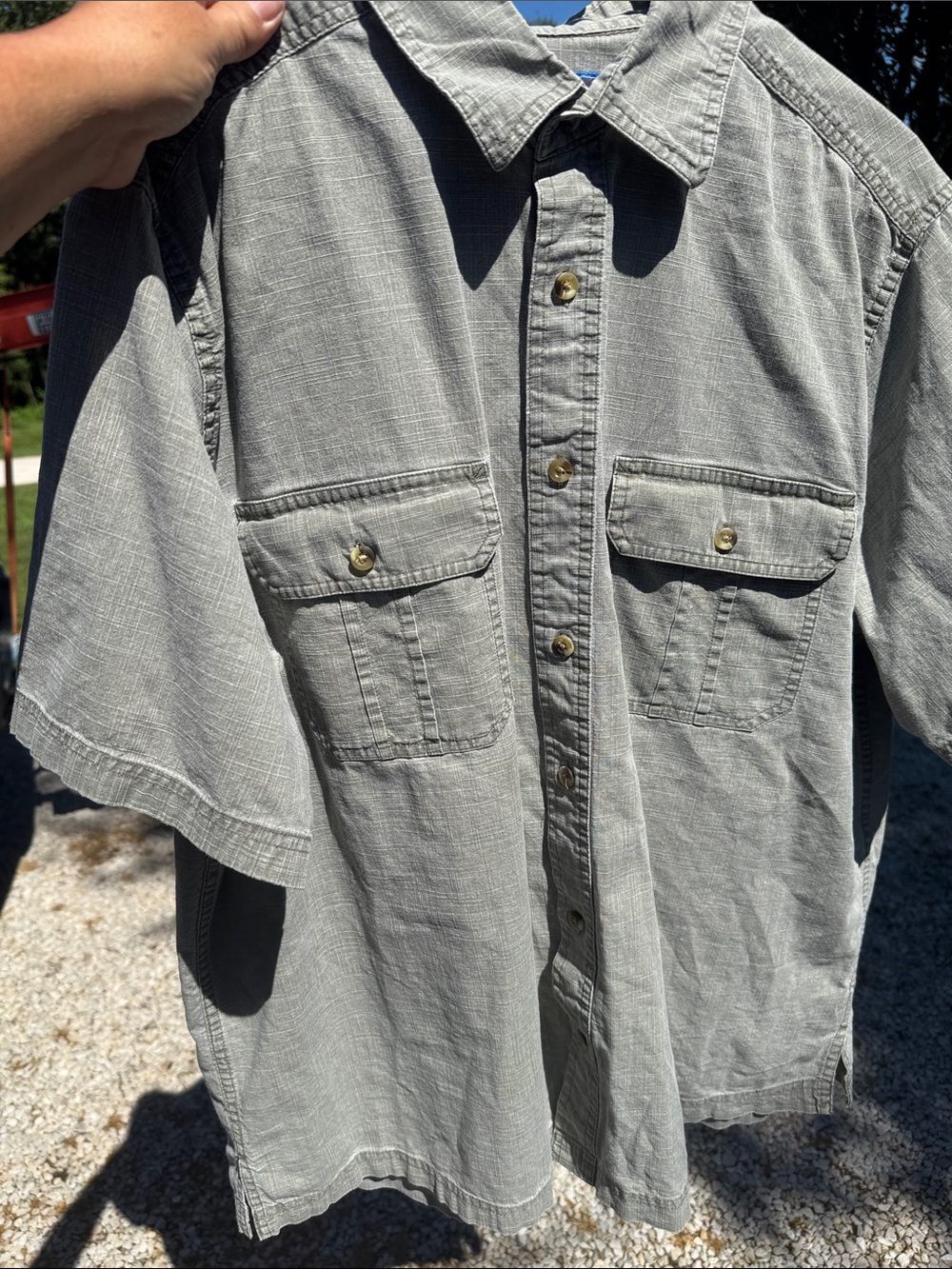 croft & barrow Men's Short-Sleeve Button-Up Shirt in Light Gray